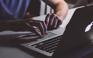  流星装备hg rg区别,物理圆周运动中，根号下gR表示的是什么？